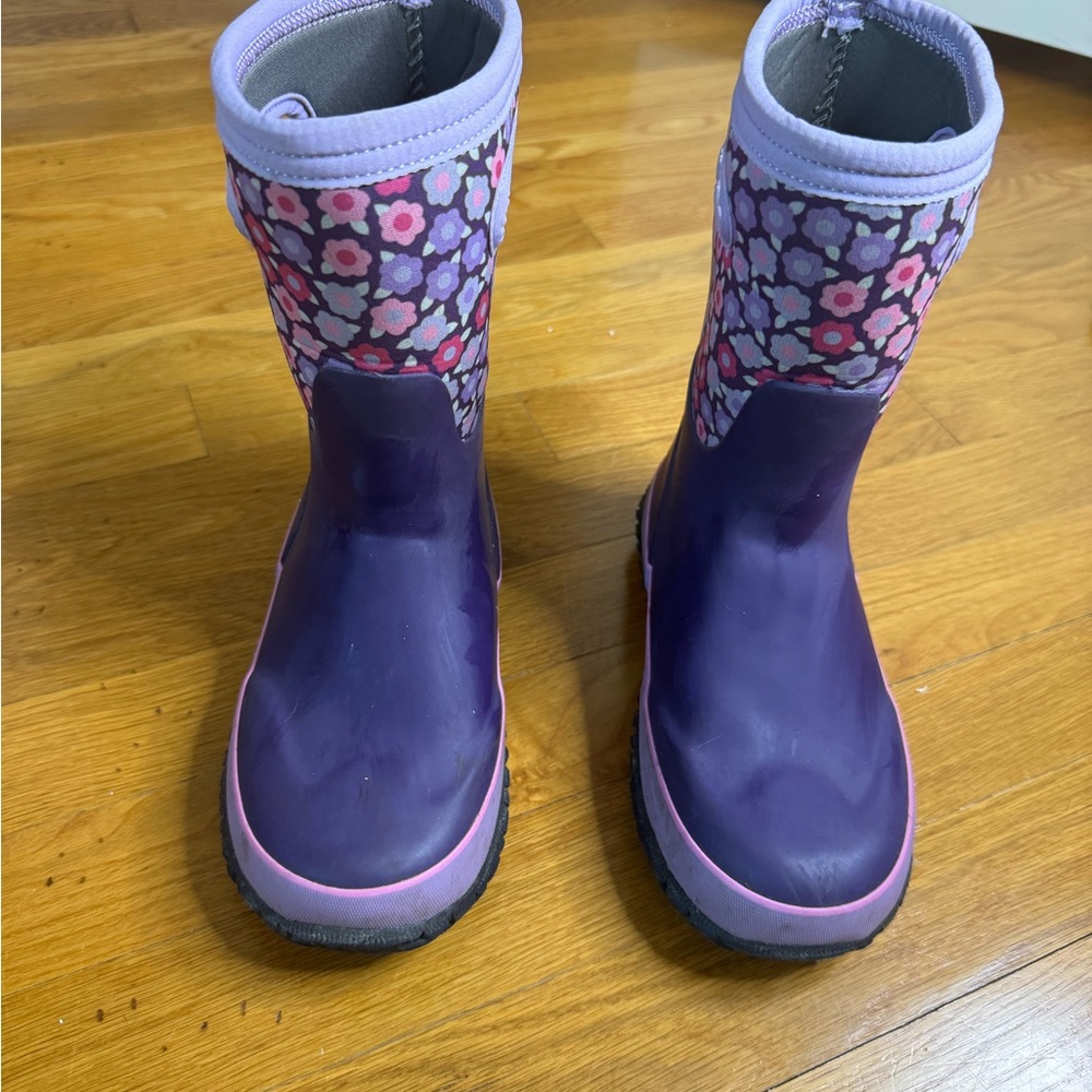 Girls size 2 Bogs Waterproof Rain Boots